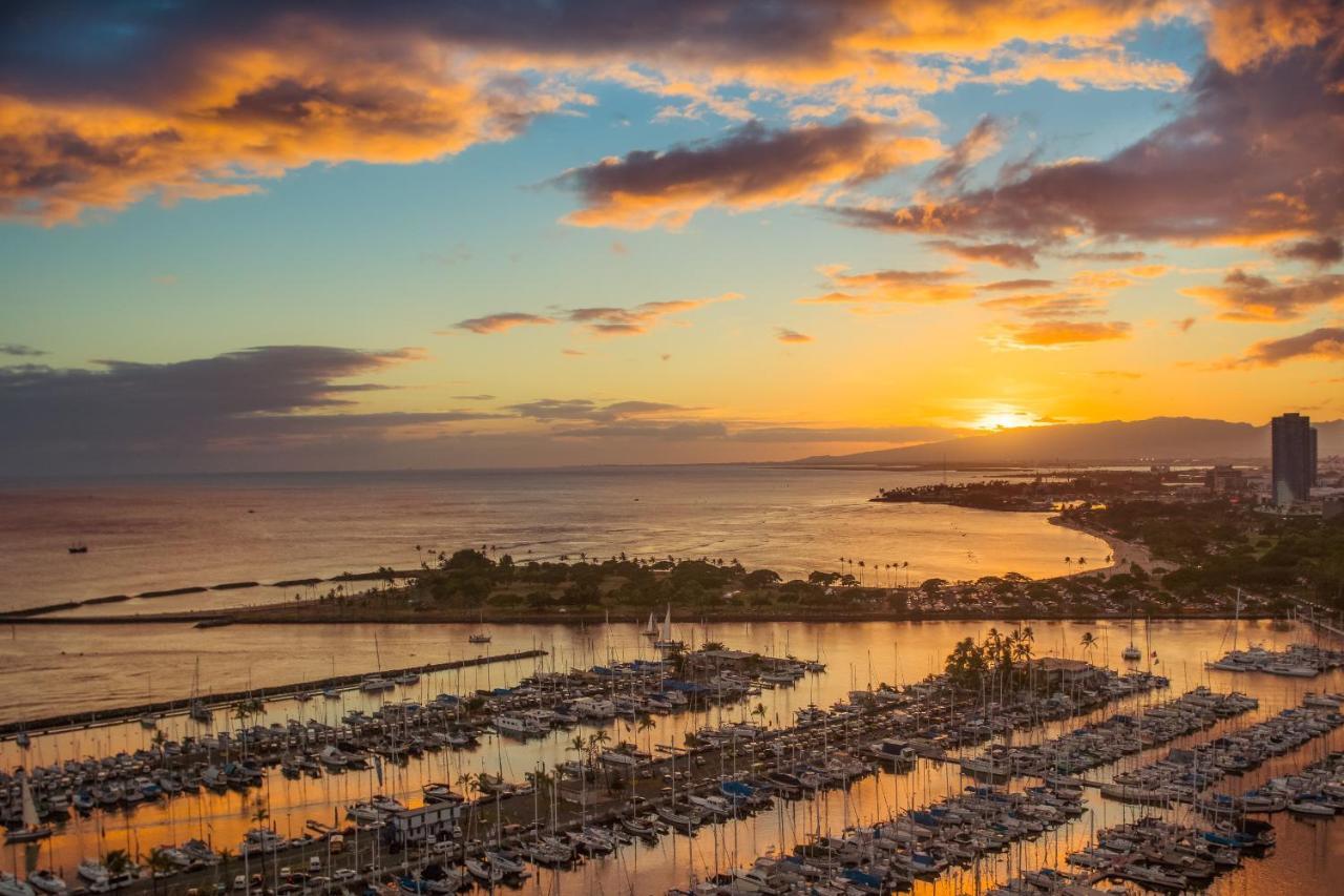 @ Marbella Lane - Oceanview Suite Steps To Beach ホノルル エクステリア 写真